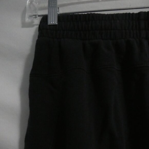 UNDER ARMOUR - Fitted | medium | Black Sweat Shorts | Waistband & Drawstring - Picture 9 of 14